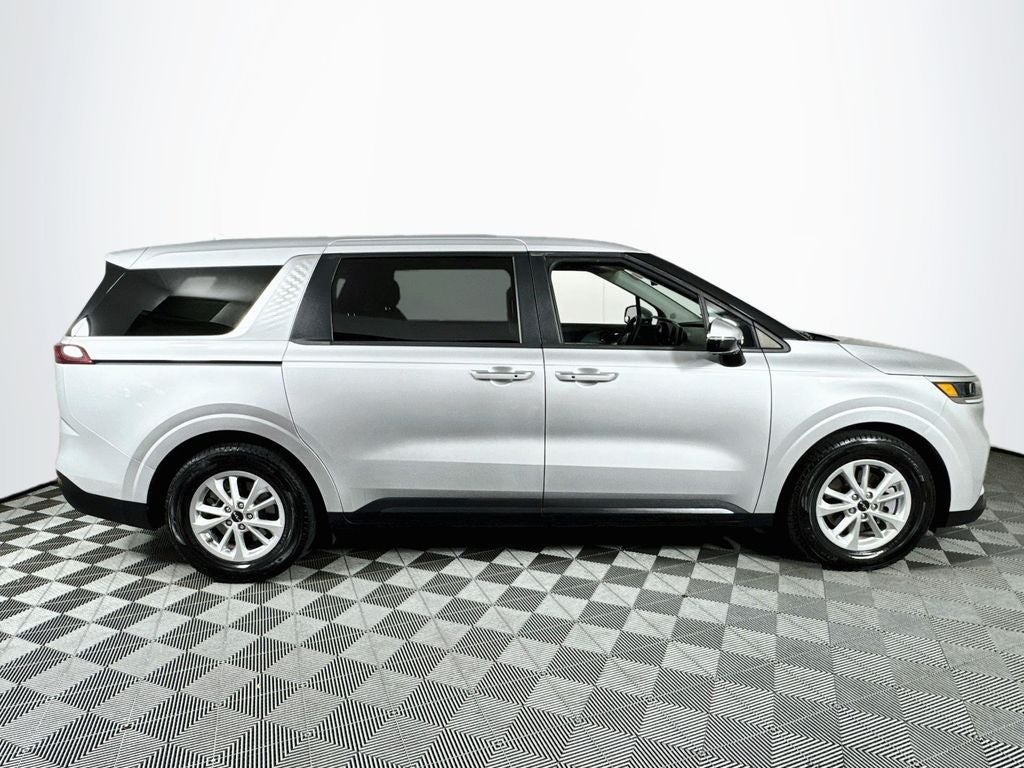 2023 Kia Carnival MPV LX