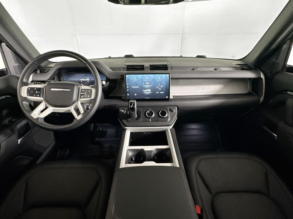 2025 Land Rover Defender 110 P300