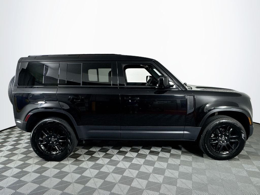 2025 Land Rover Defender 110 P300