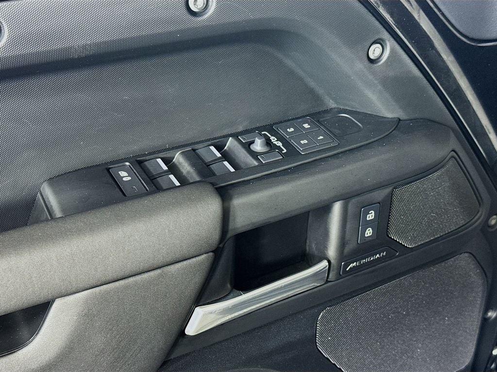 2025 Land Rover Defender S