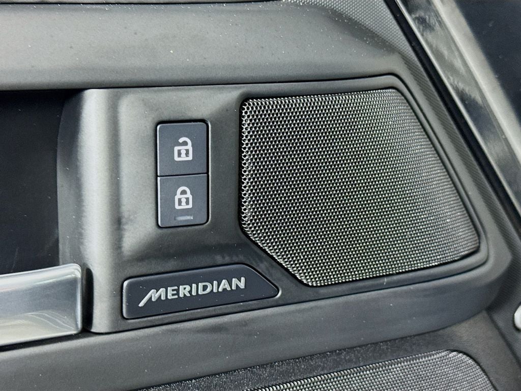 2025 Land Rover Defender S