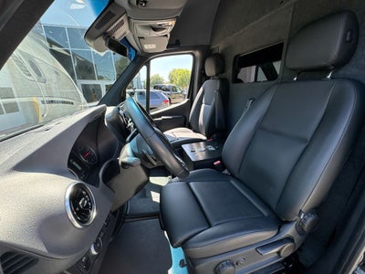 2022 Mercedes-Benz Sprinter 2500 Cargo 144 WB LUX CONVERSION PKG
