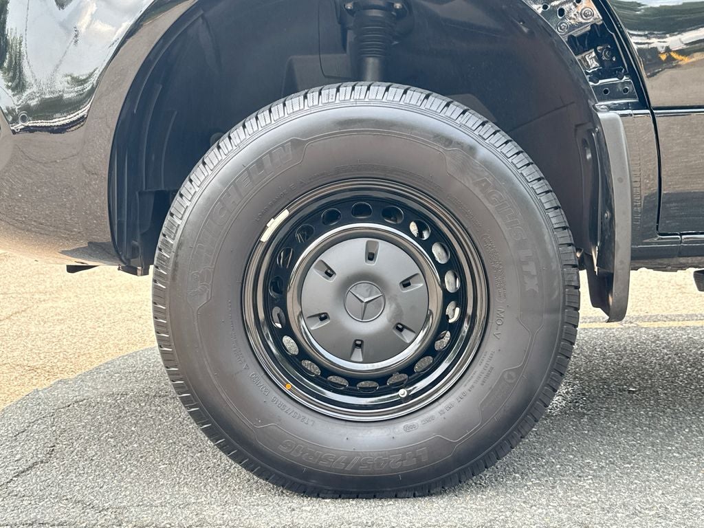 2022 Mercedes-Benz Sprinter 2500 Cargo 144 WB LUX CONVERSION PKG