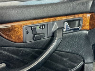 1989 Mercedes-Benz 500-Class 560 SEC