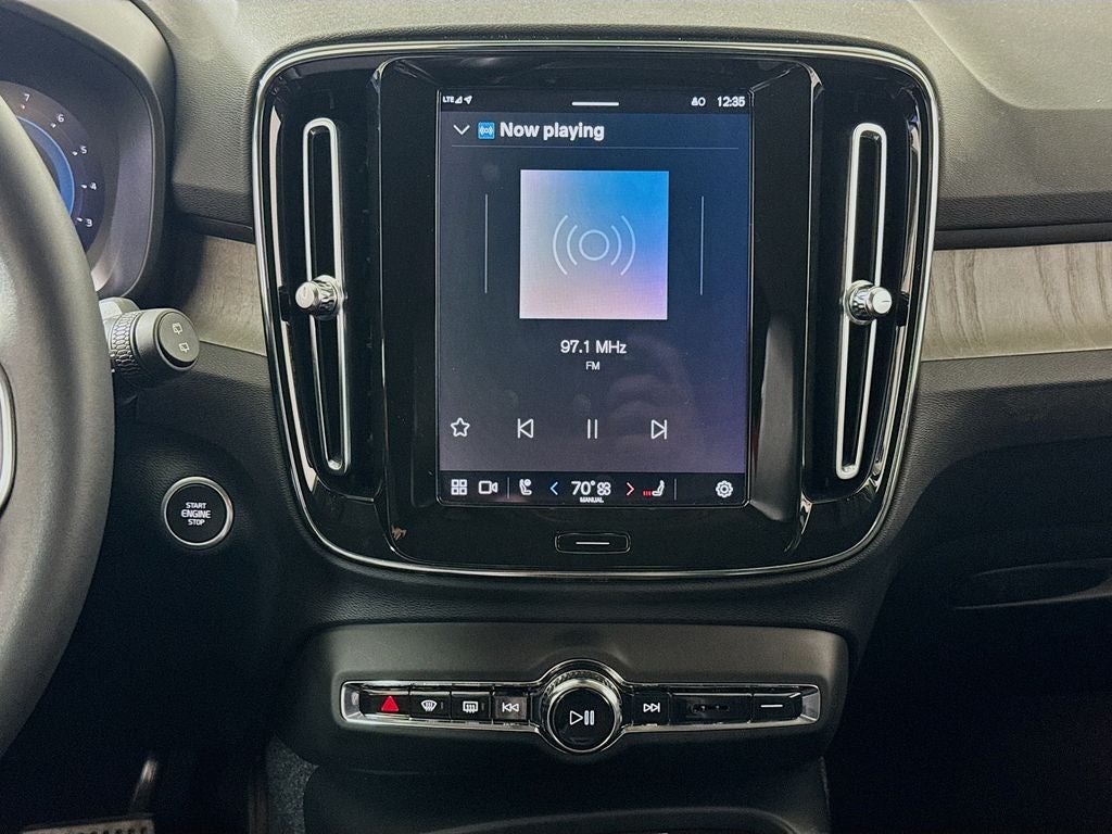 2023 Volvo XC40 B5 Core