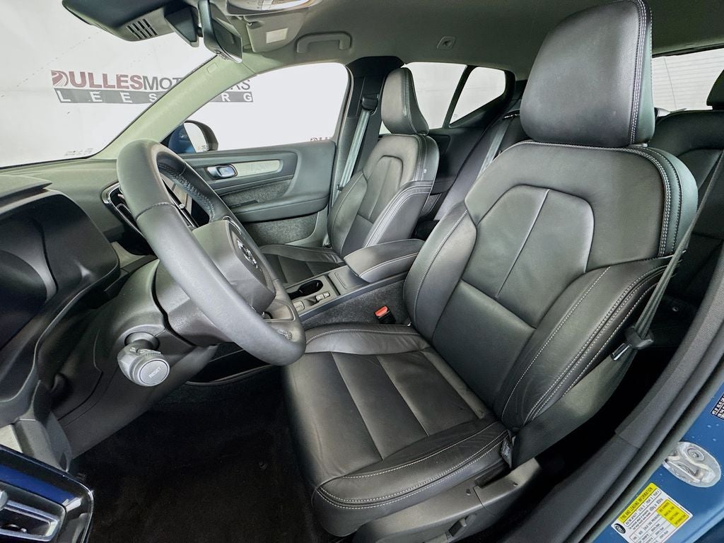 2023 Volvo XC40 B5 Core